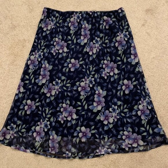 Unbranded. Size 26/28W. Elastic Waist Lined Chiffon Pull On Skirt. B89. - Picture 1 of 3